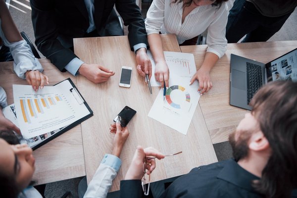 Comprendre les défis quotidiens des entreprises locales.